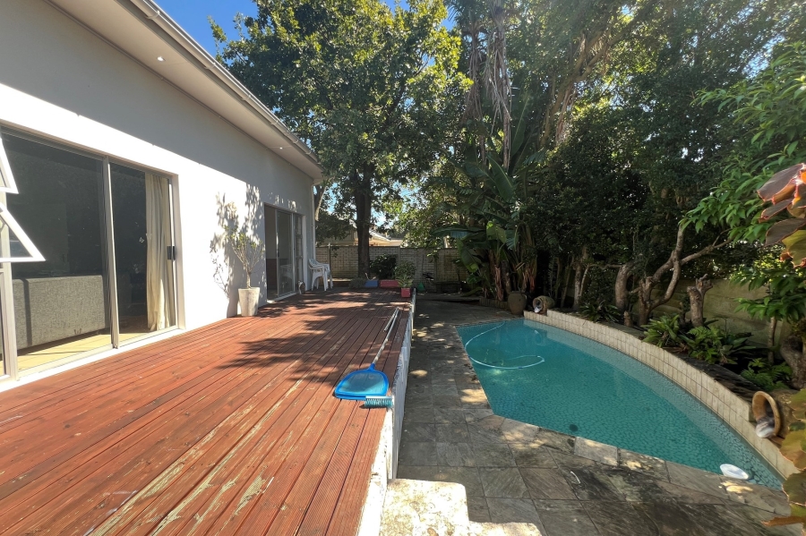 2 Bedroom Property for Sale in Bonza Bay Eastern Cape